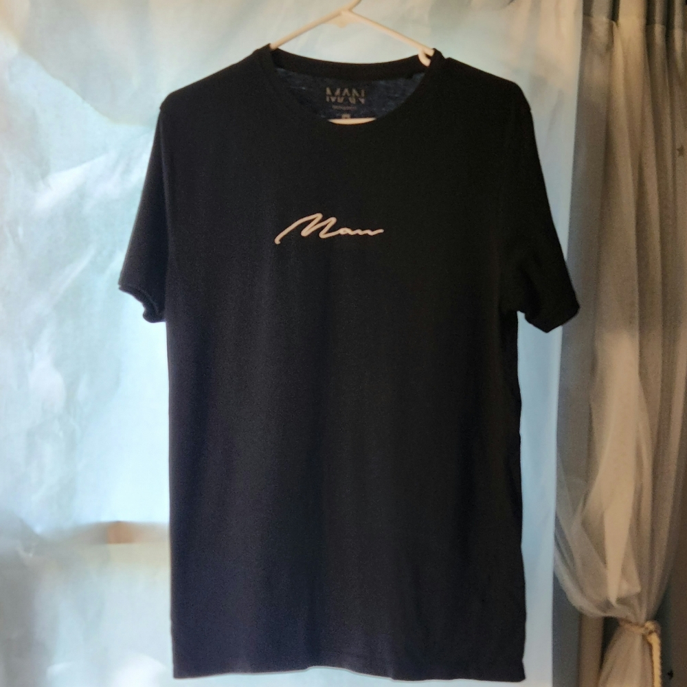 Man Signature Embroidered T-Shirt - Picture 1 of 3